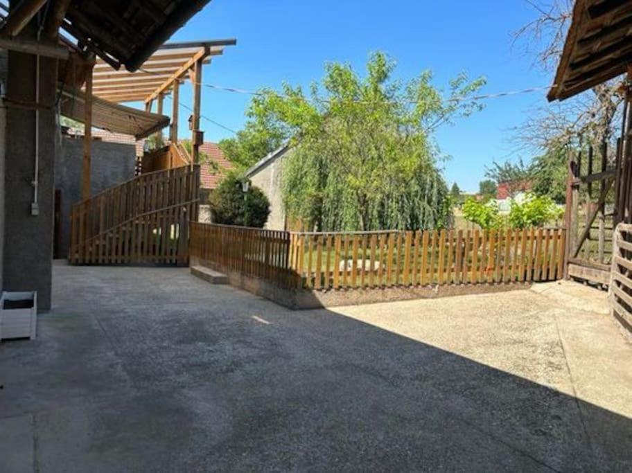Maison Au Sein D'Une Ferme Villa Rahling Luaran gambar
